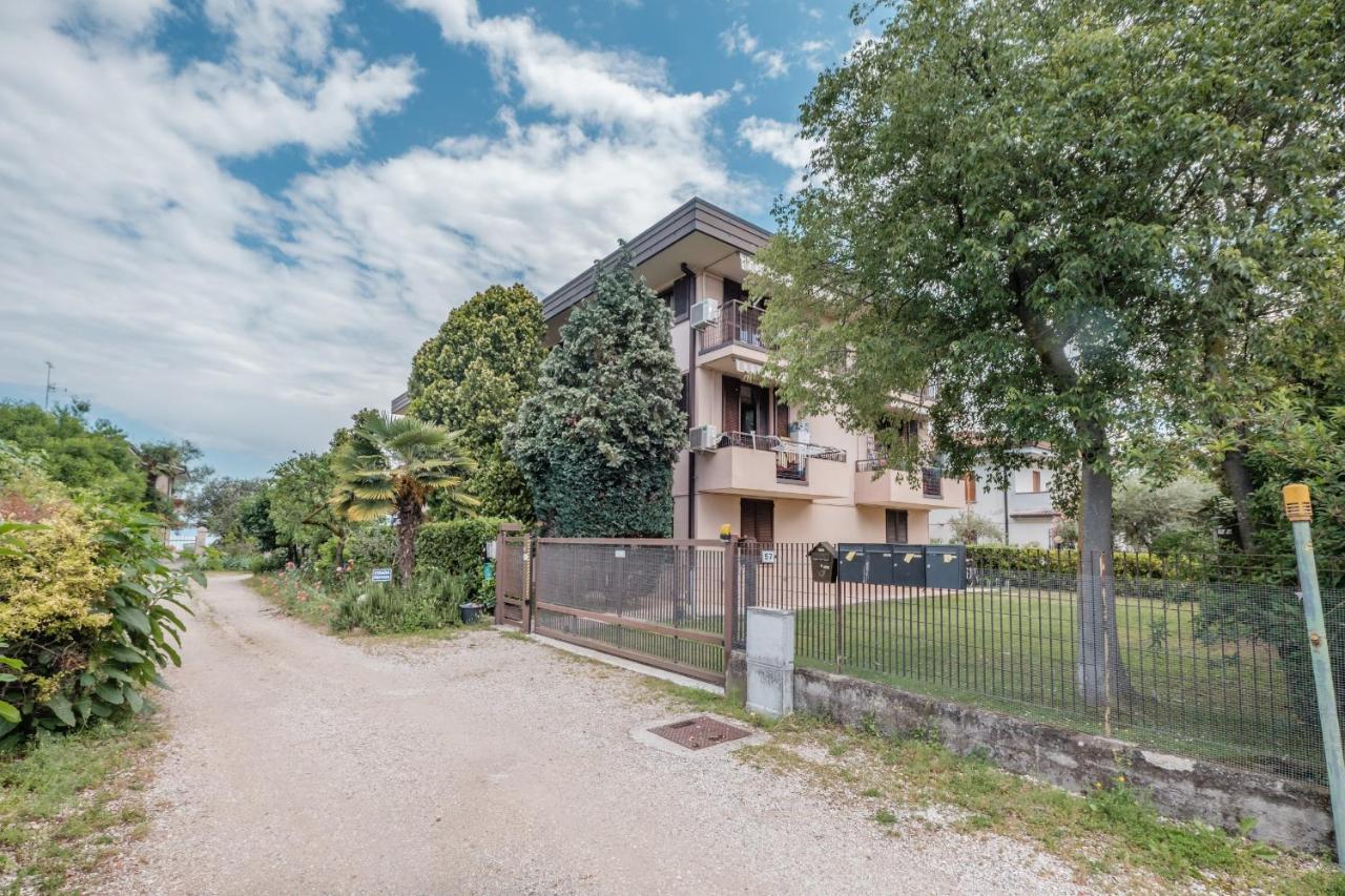 Casa Lugana 2 - monolocale con piscina fronte lago Sirmione Exterior foto