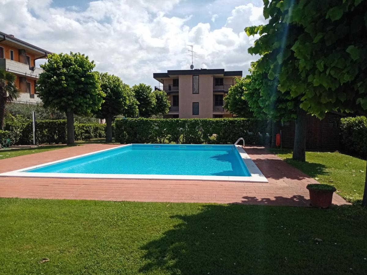 Casa Lugana 2 - monolocale con piscina fronte lago Sirmione Exterior foto