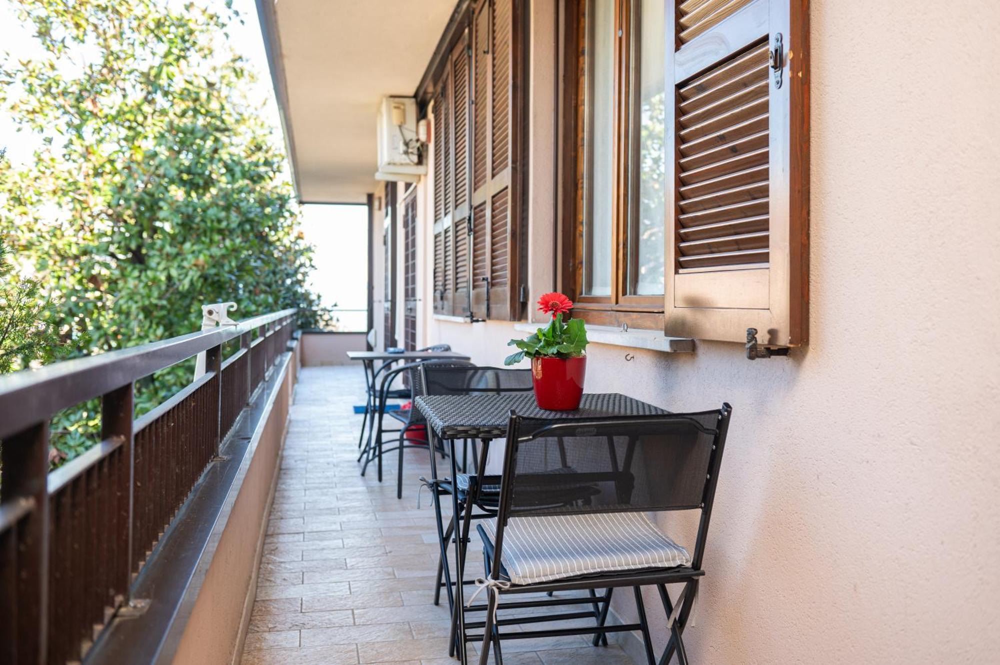 Casa Lugana 2 - monolocale con piscina fronte lago Sirmione Exterior foto