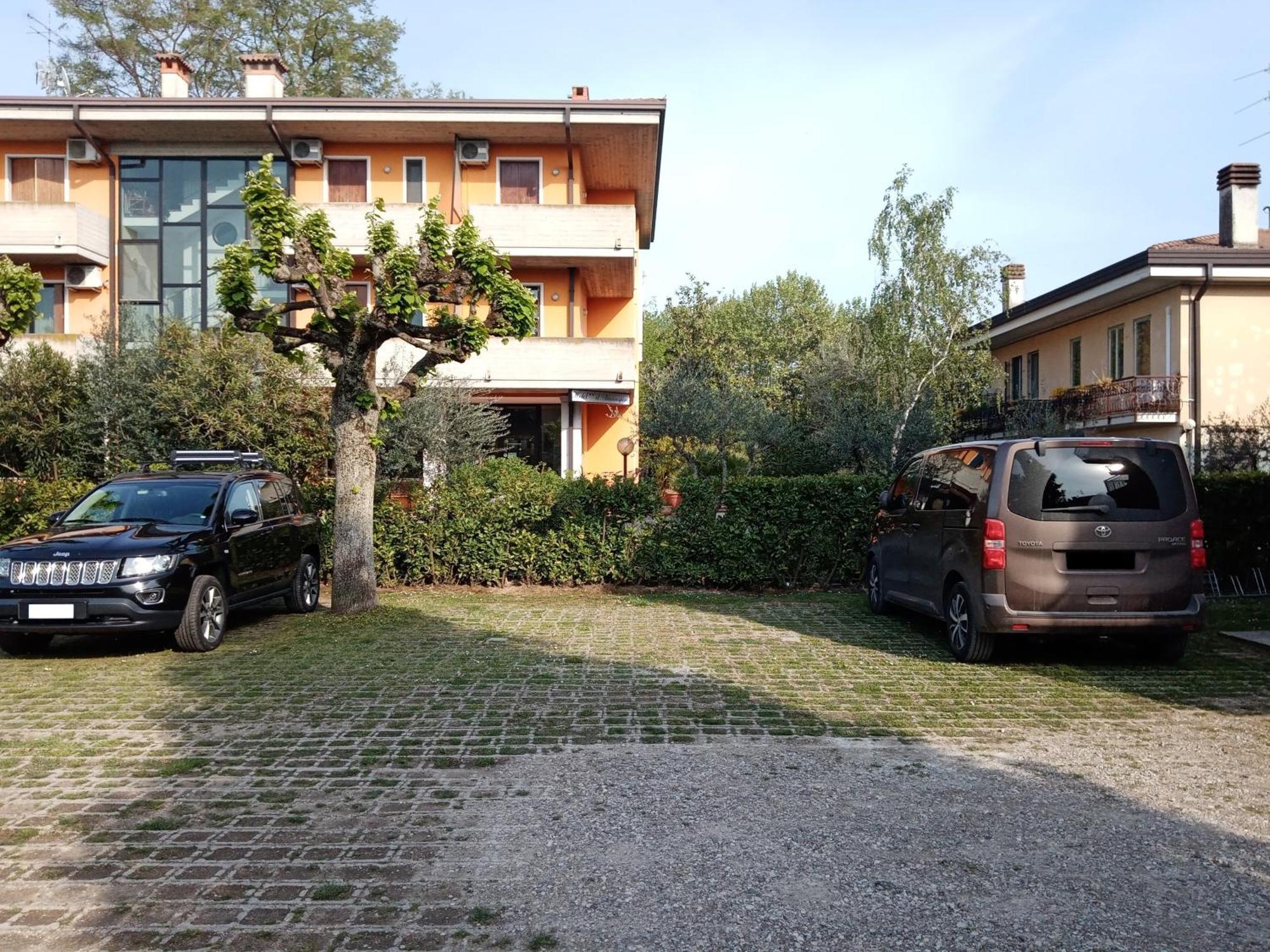 Casa Lugana 2 - monolocale con piscina fronte lago Sirmione Exterior foto